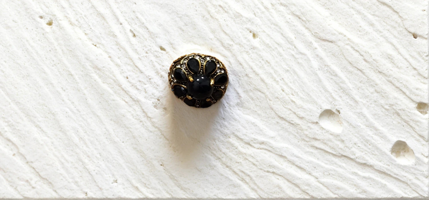 Noir Petal Dome Ring
