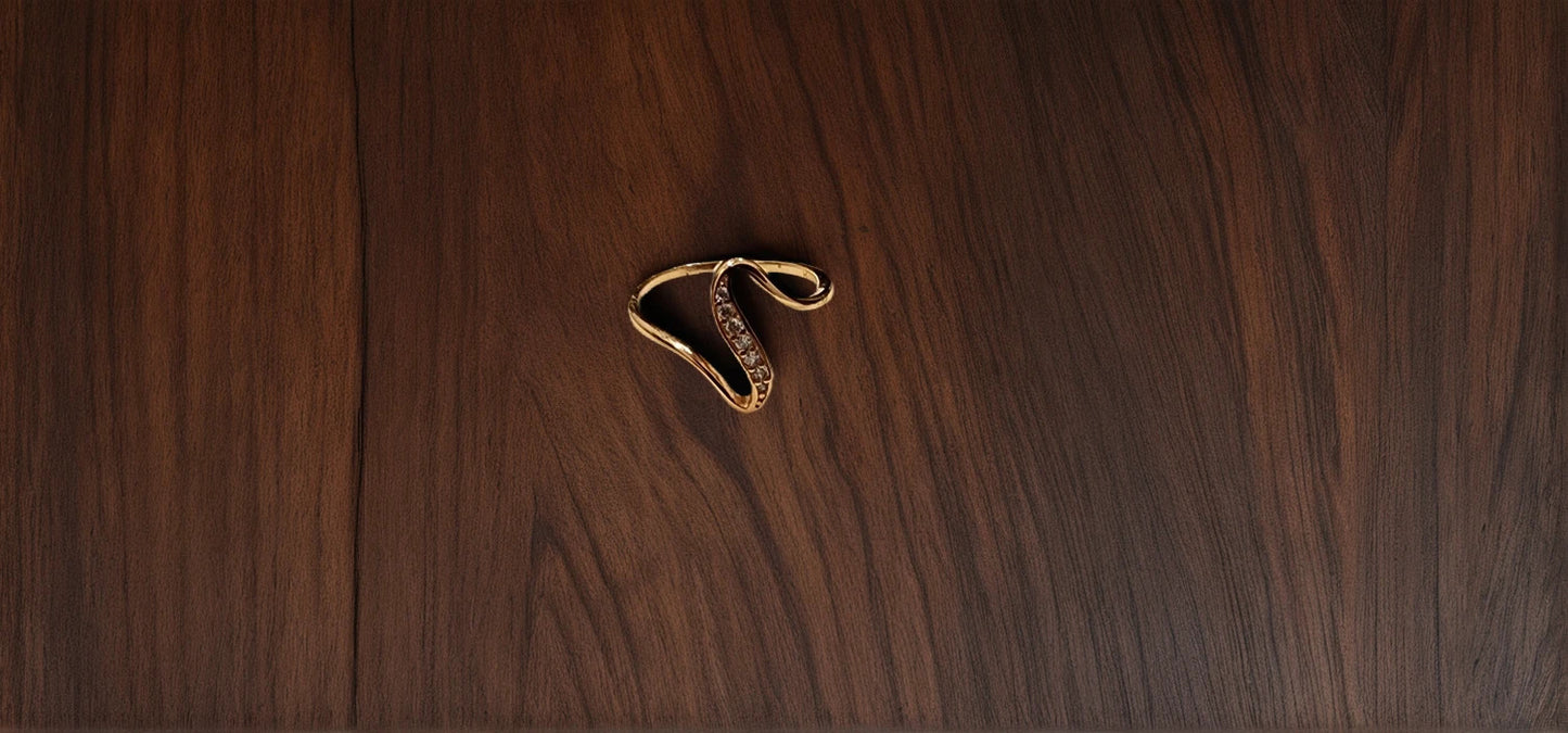 Elegant Wave Ring