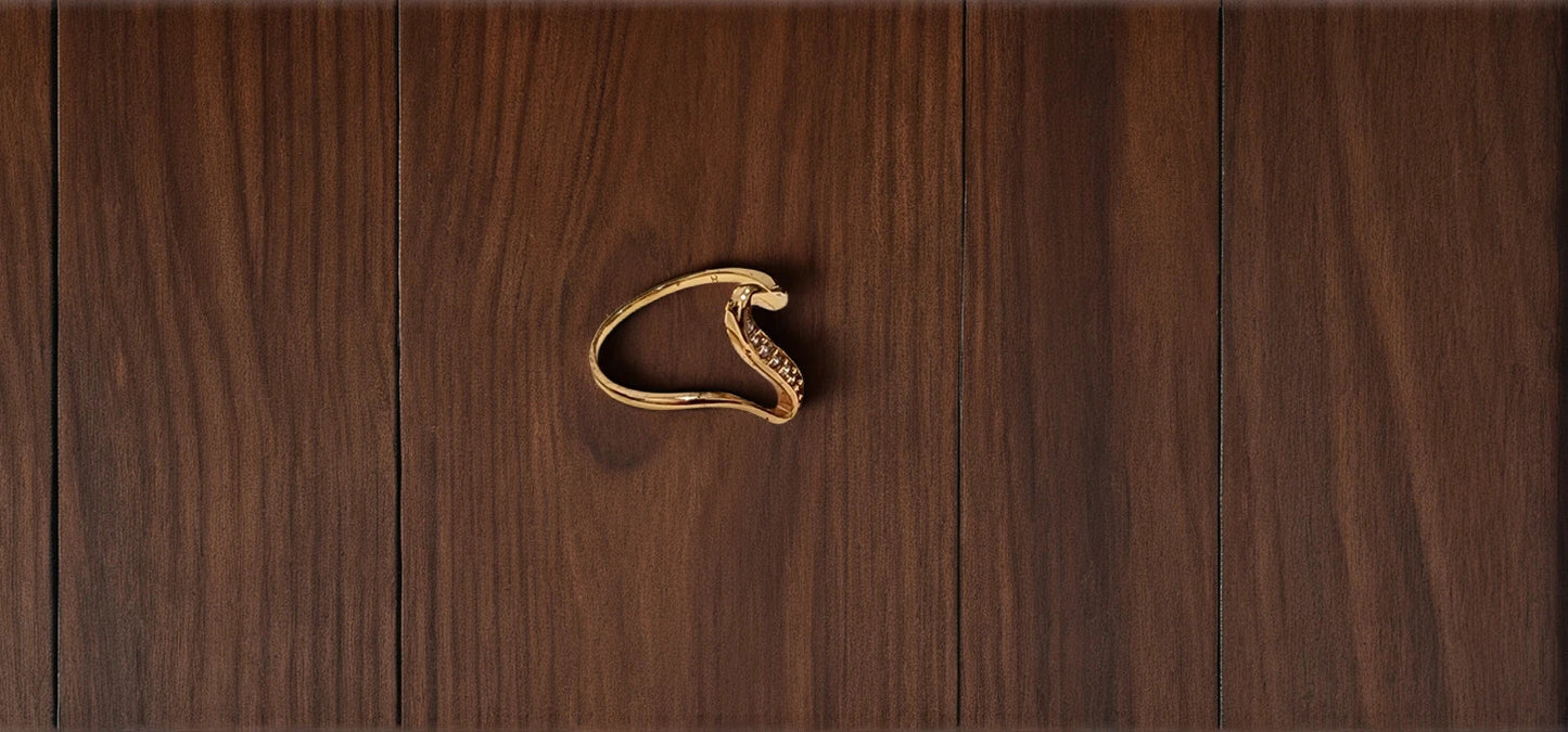 Elegant Wave Ring